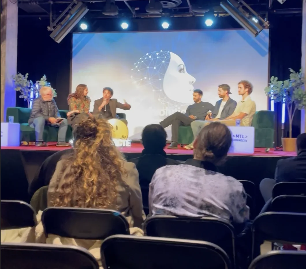 Table ronde sur scène à MTL connect à Montréal